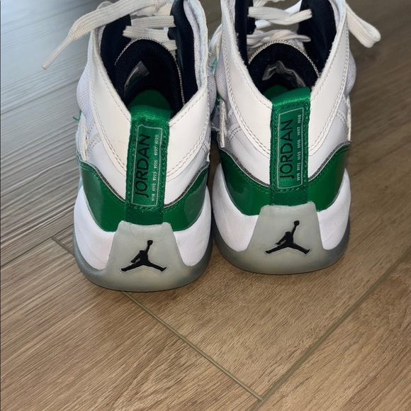 Jordan Jumpman Two Trey Sz 55Y  Basketball Lucky Green | DQ8431-130 | - Picture 2 of 6